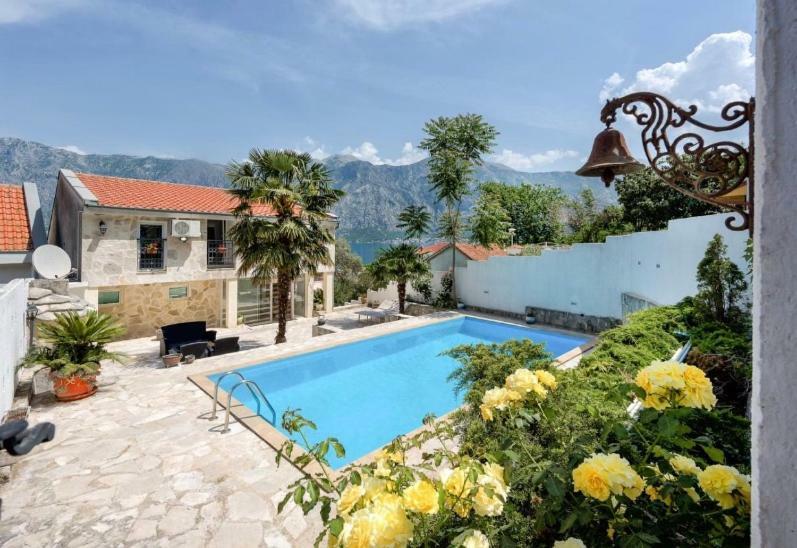 Villa D'Enco Ferrari โกตอร์ ภายนอก รูปภาพ
